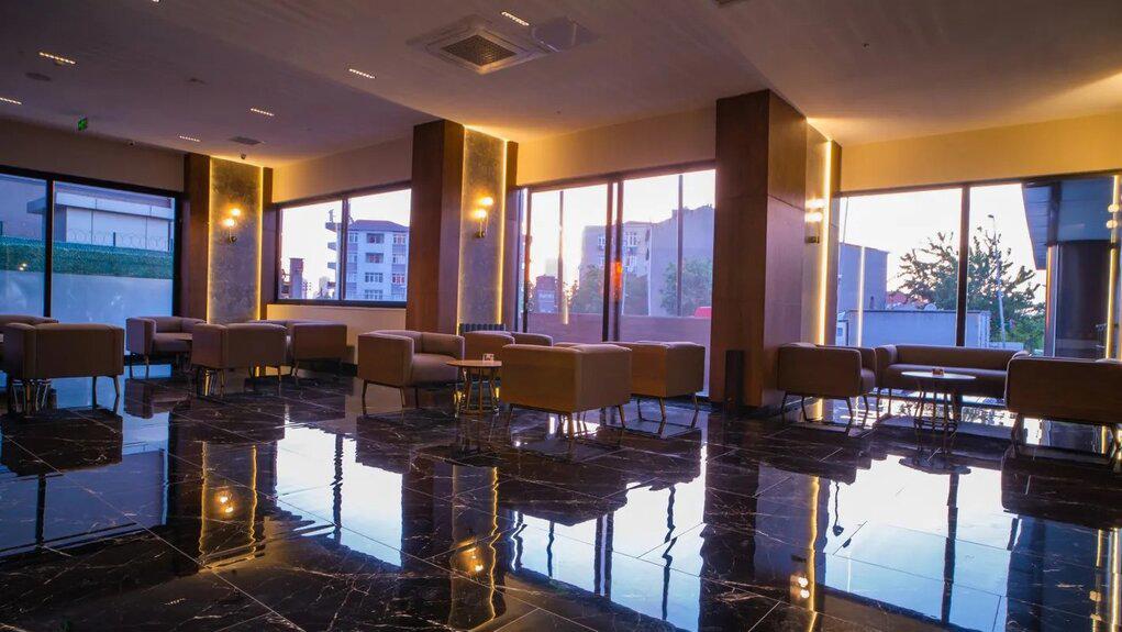 Mayi Hotel