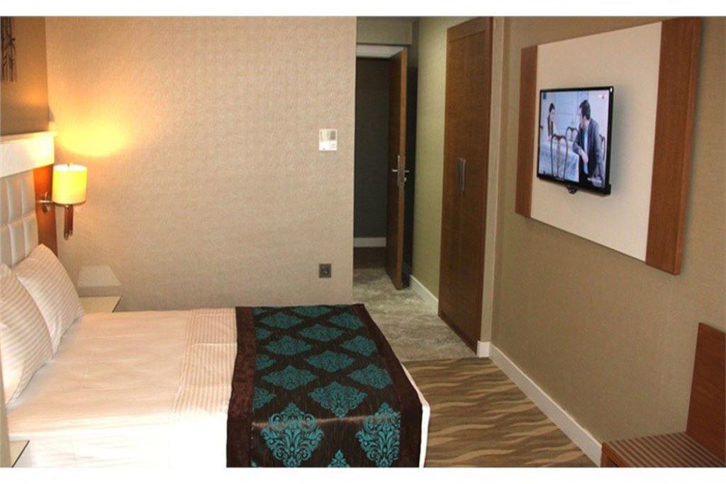 Grand Aras Hotel