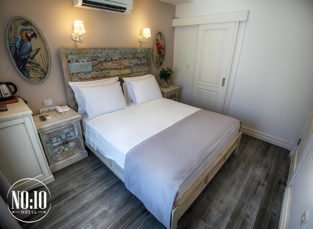 No 10 Hotel