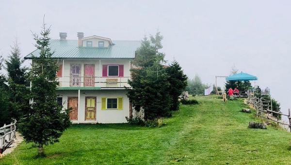 Nayino Dağ Evi