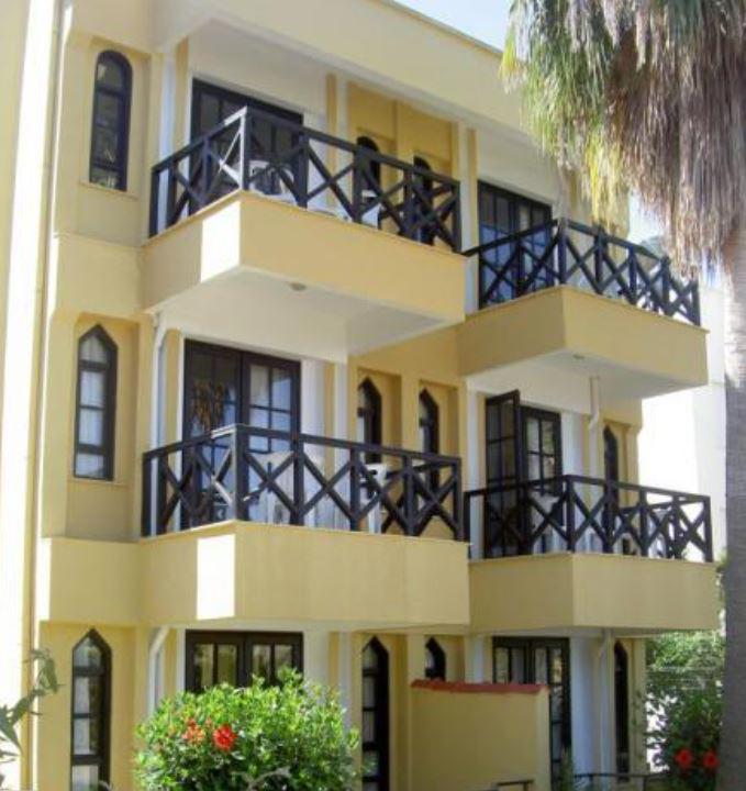 Club Cemar Beach