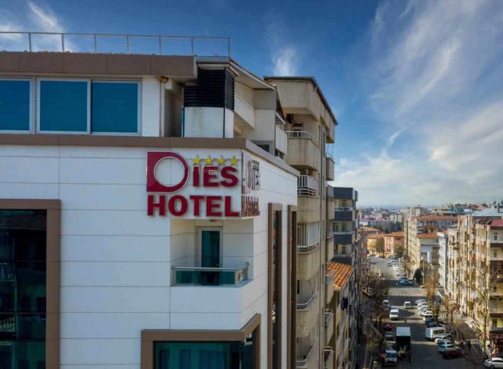 Dies Hotel