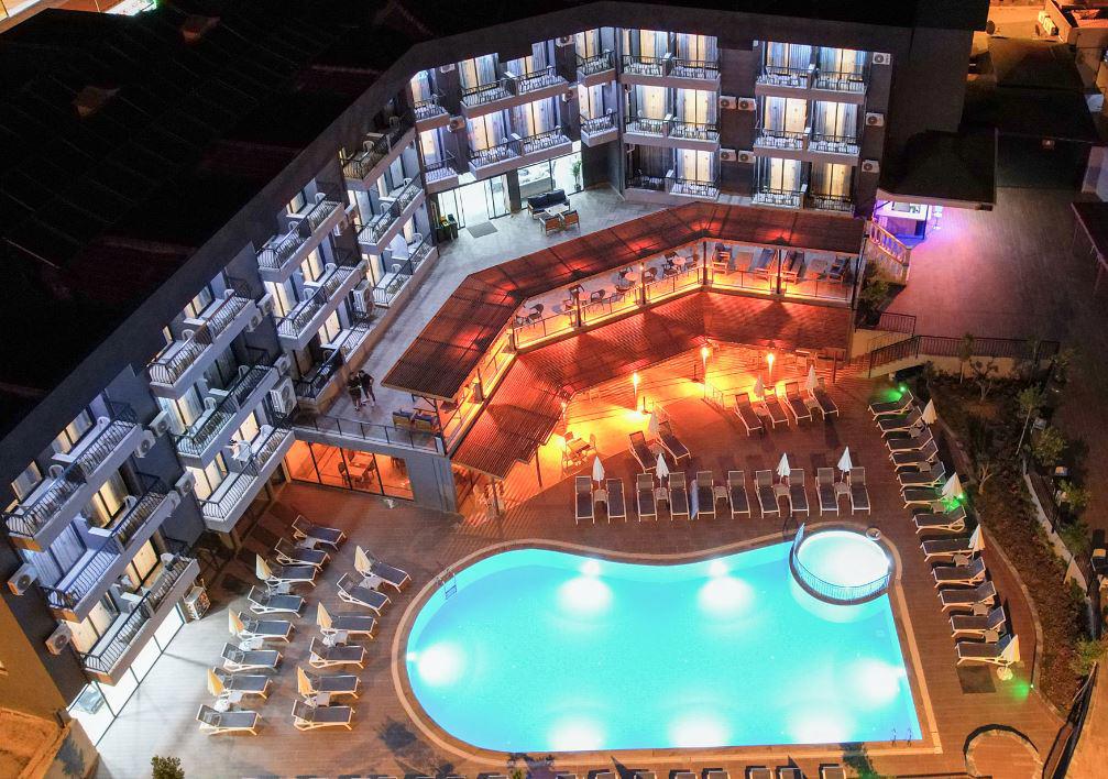 Park Side Hotel