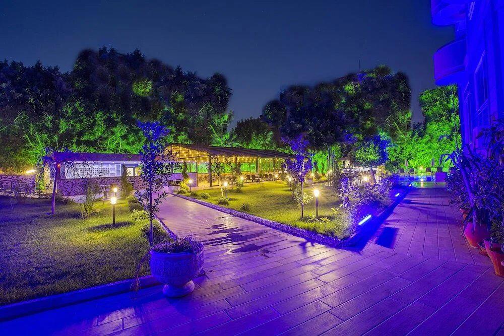 Grand Alisa Hotel