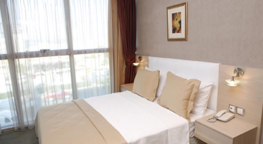 Trio Hotel Airport