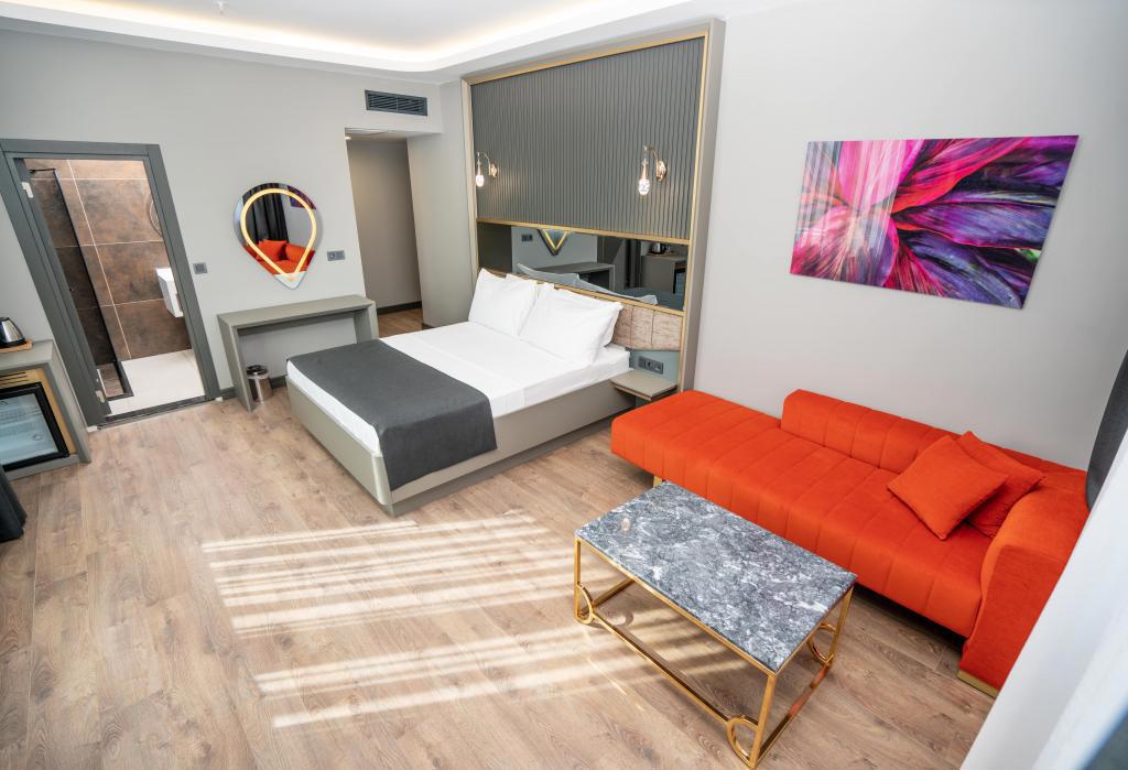 216 Ruby Suite