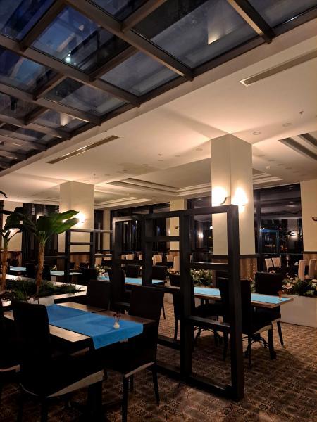 Kanyonvadi Hotel