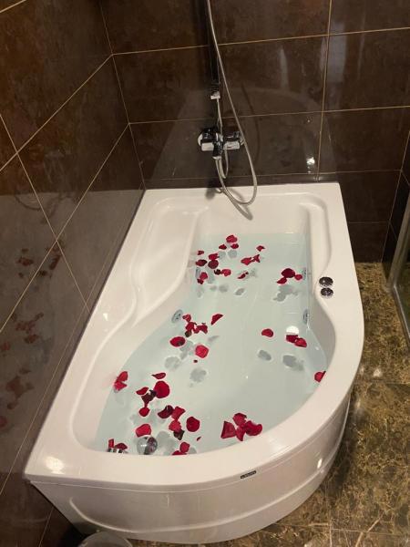 Kanyonvadi Hotel