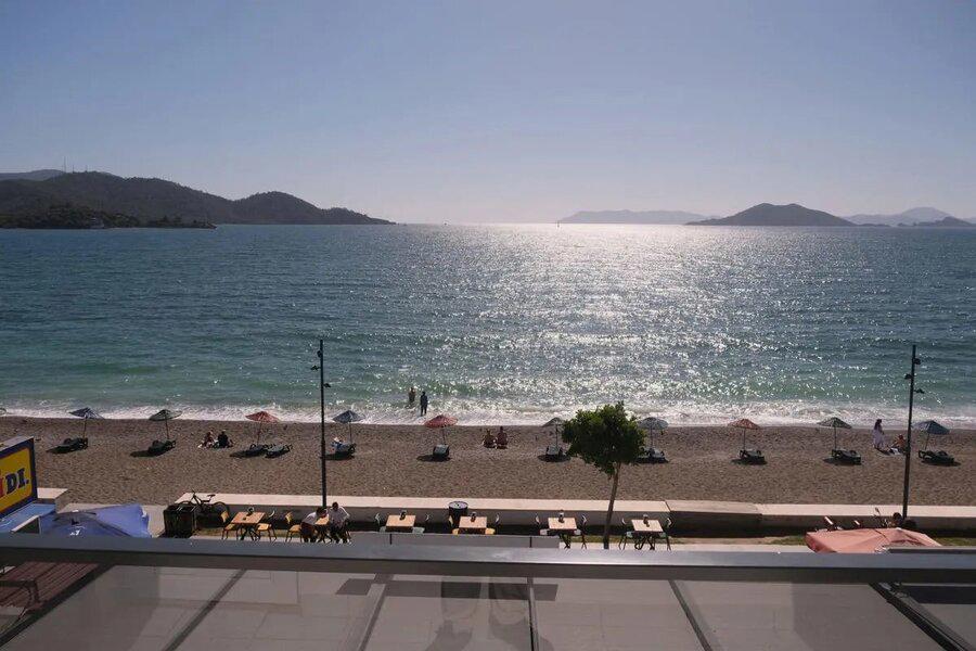 Sea Door Hotel