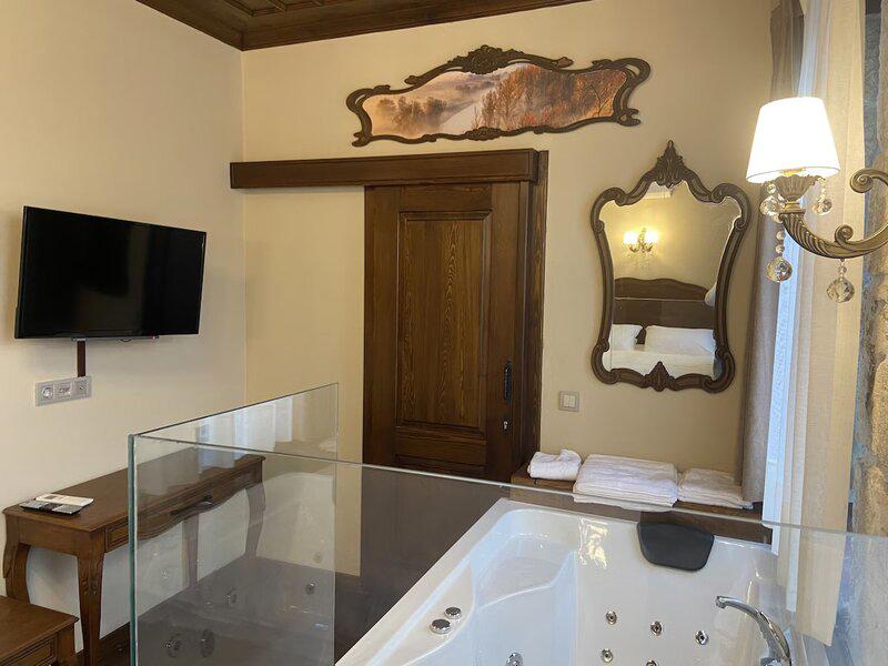 Yeni Foça Dionysos 1789 (+12 Adults Only)