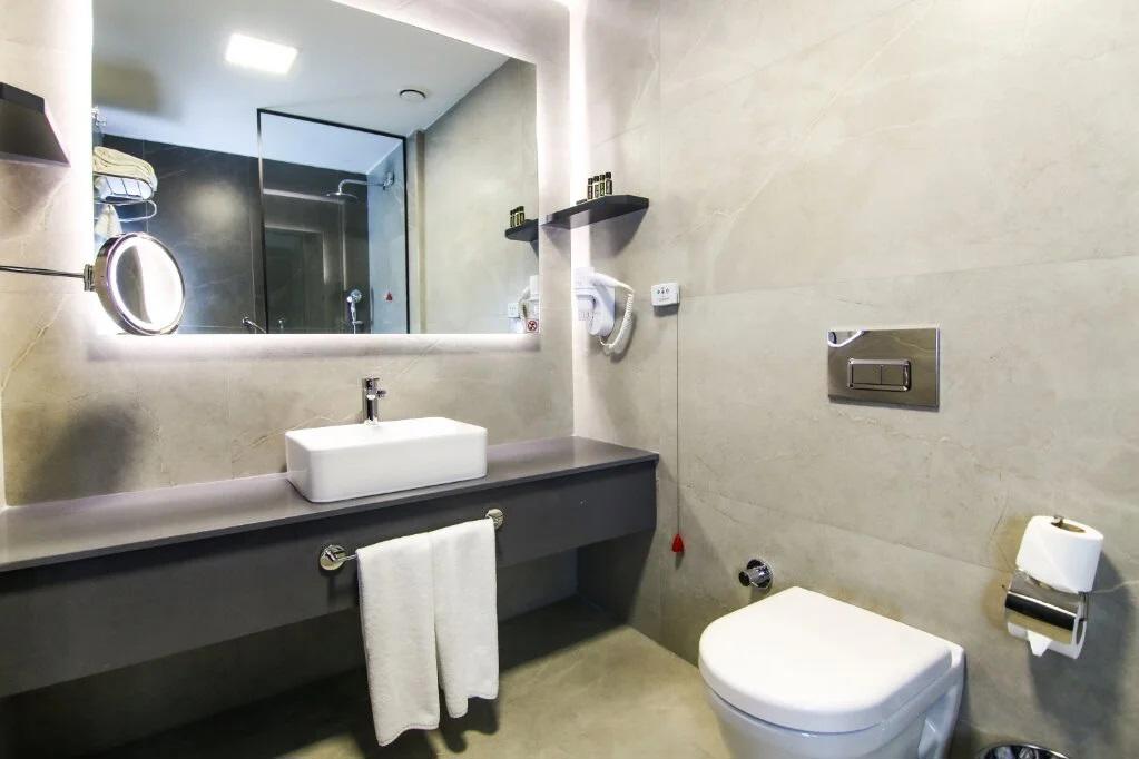 S Class Hotel & Convention Center
