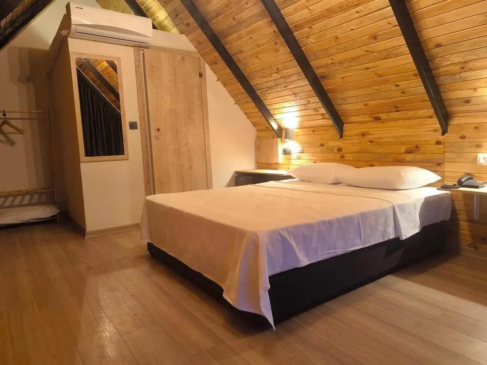 Motto Wood Bungalov Hotel