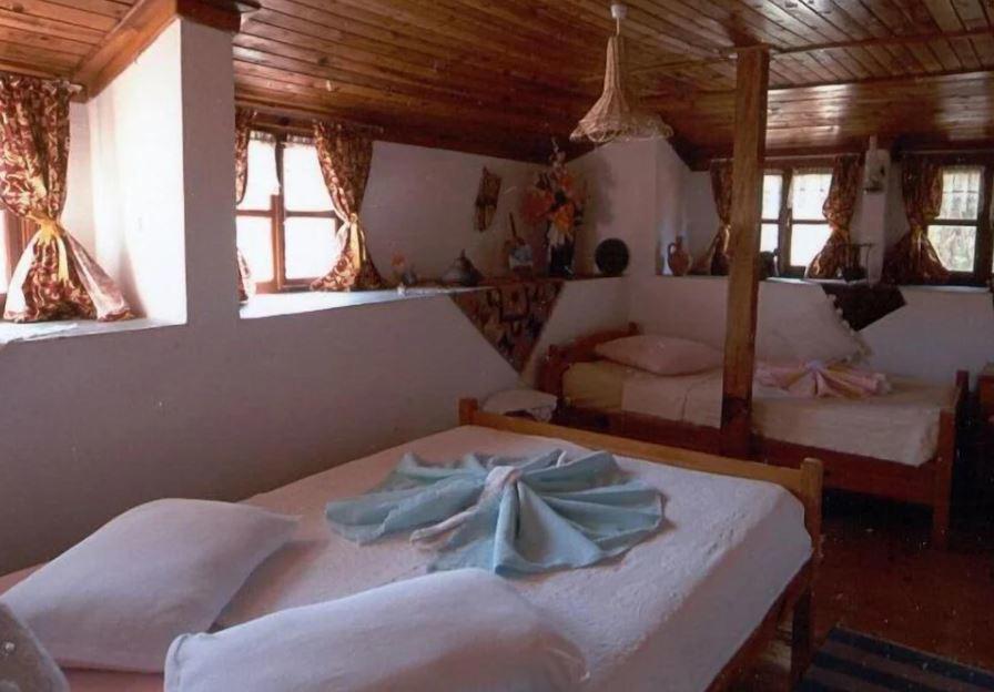 The Hotel Cafe Bistro