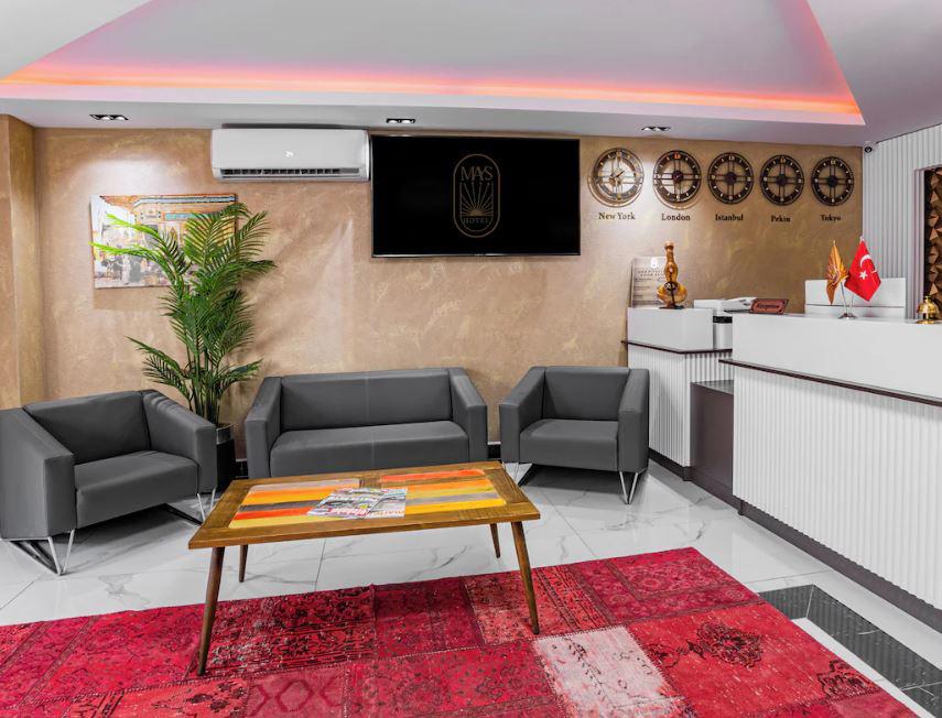Mays Royal Hotel