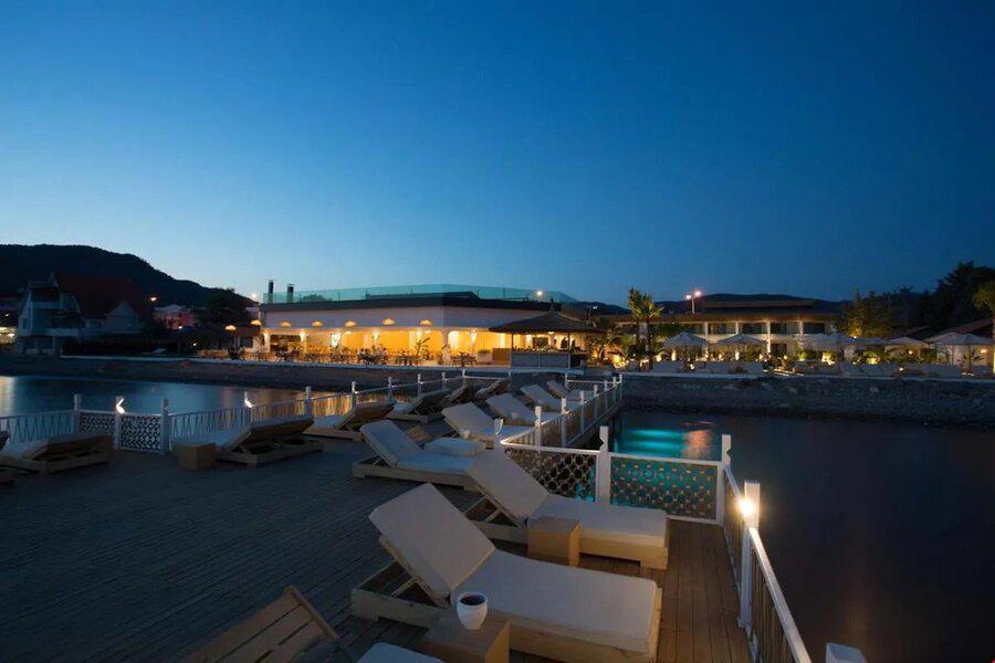 Glenn Hotel & Beach
