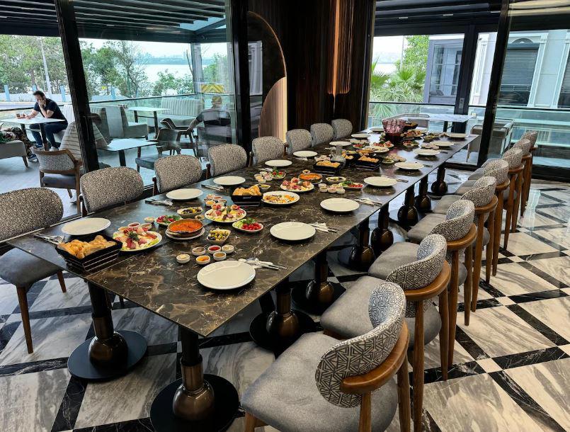 Ezkar Bathonea Art Istanbul Hotel