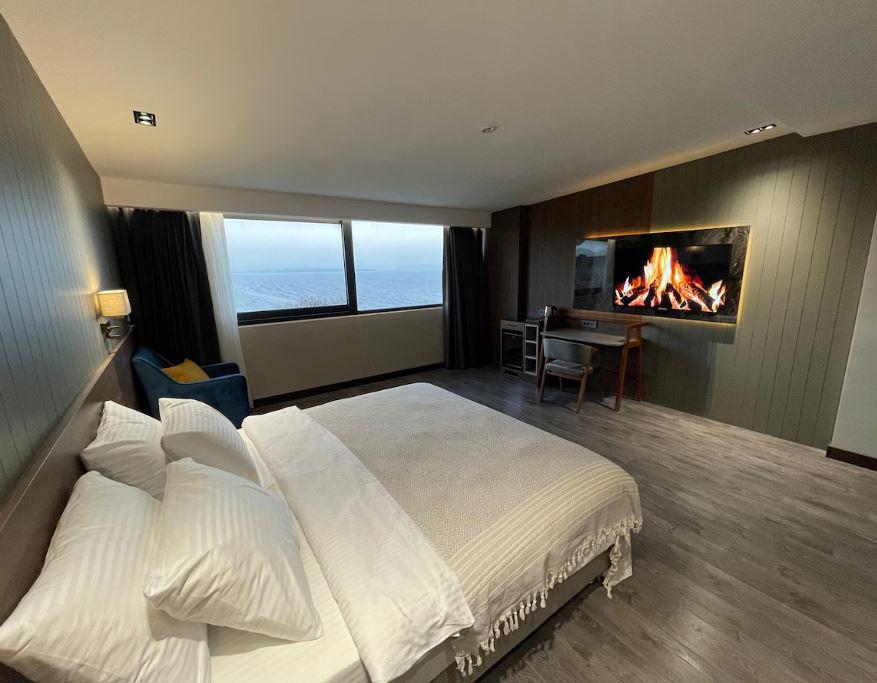 Ezkar Bathonea Art Istanbul Hotel