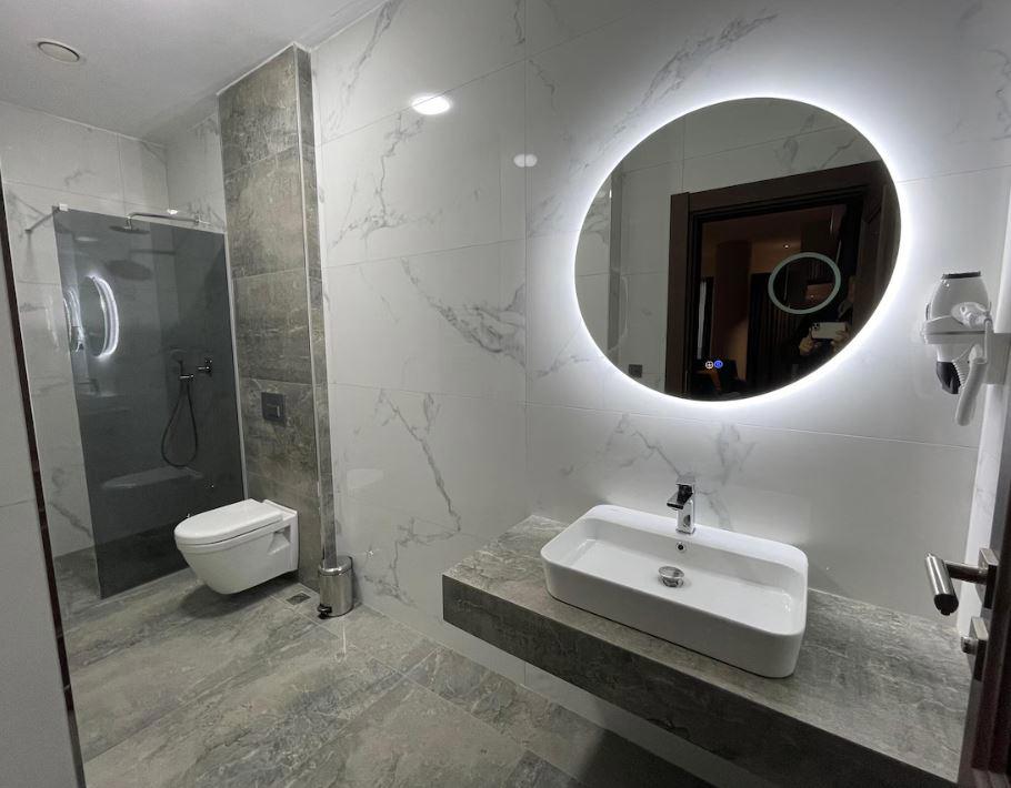 Ezkar Bathonea Art Istanbul Hotel