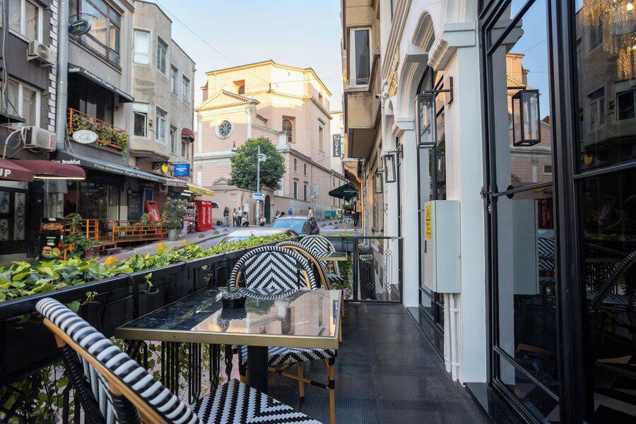 Marlon Hotel