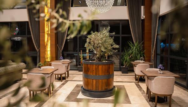 Grand Vaves Hotel