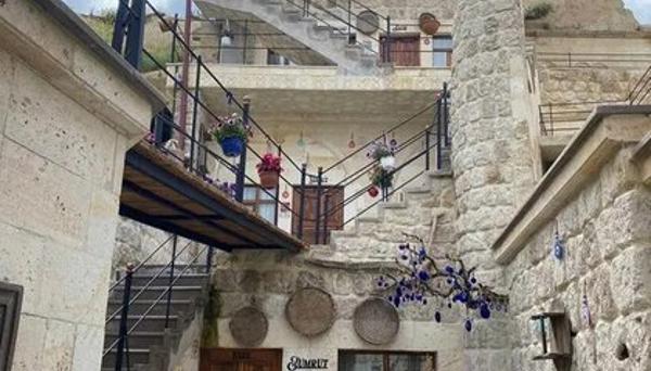 Bayar Cave Suites