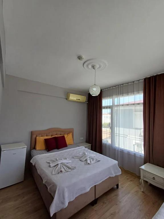 Renos Otel Cafe Sığacık