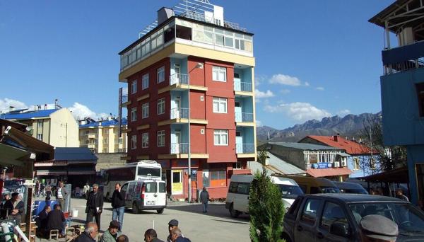 Has Hostel