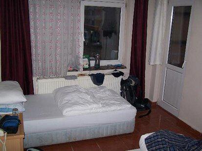 Has Hostel