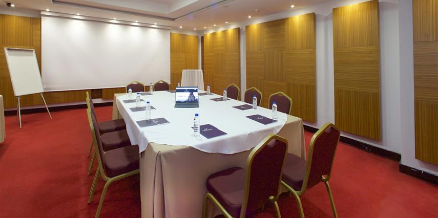 The Hera Platinum Hotel