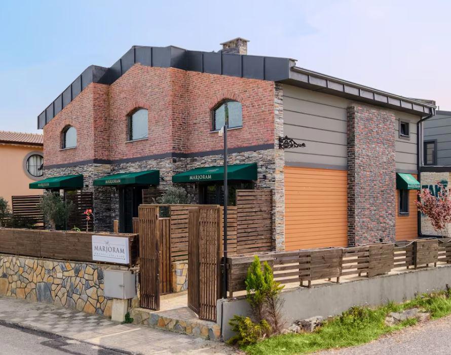 Marjoram Otel