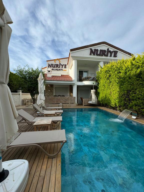 Nuriye Alaçatı Butik Otel