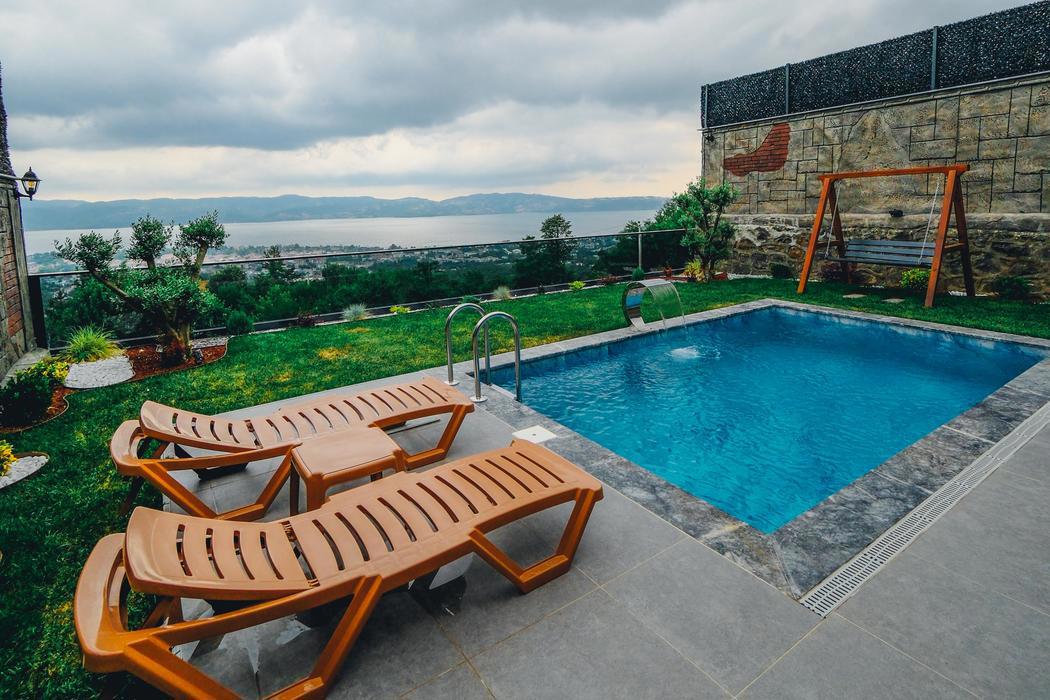 Wooden Palaces Suit Villa