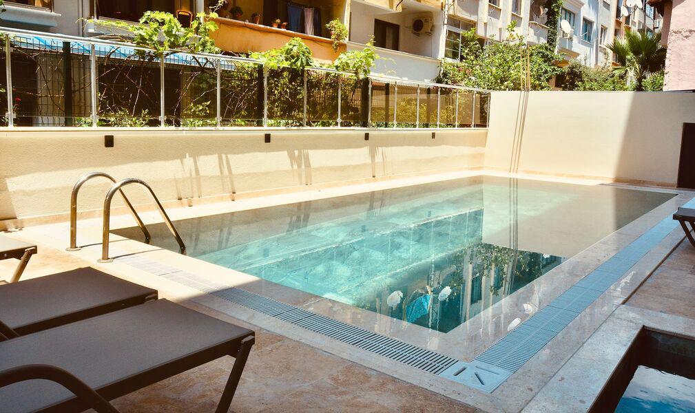 Fifty5 Suite Hotel