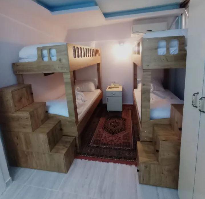 Armis Hostel