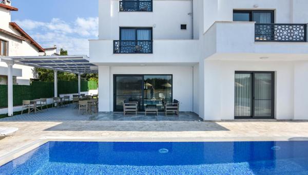 Beyaz Konak Otel Ayvalık