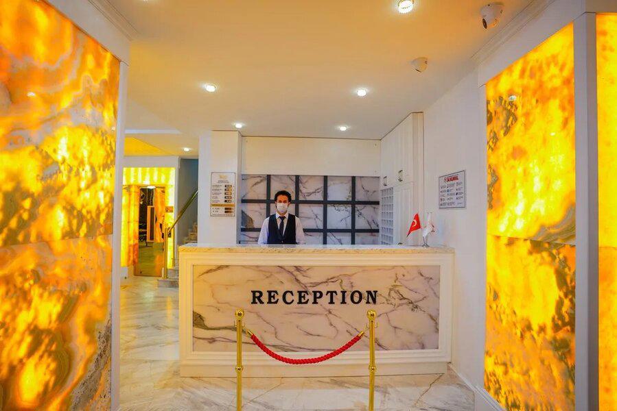 Grand White Hotel