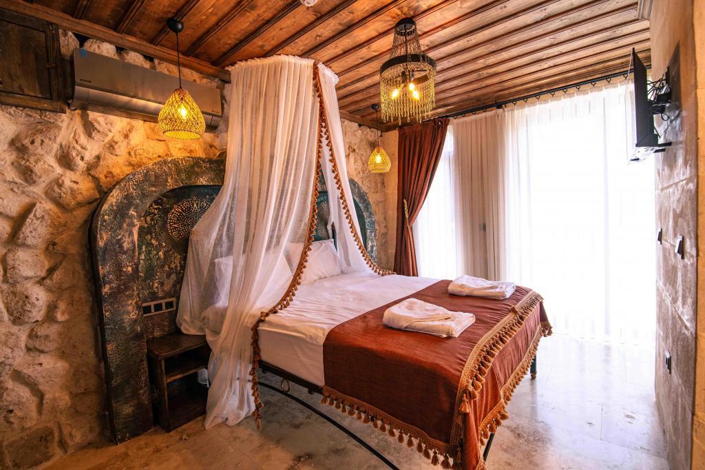 Alika Castle House