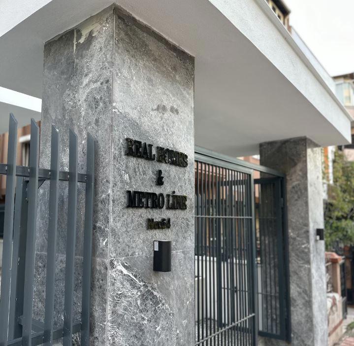 Real Homes & Metro Line