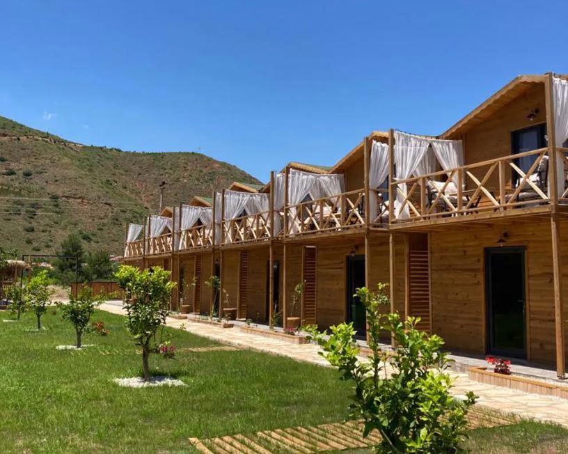 Fnm Luxury Bungalow's & Restaurant