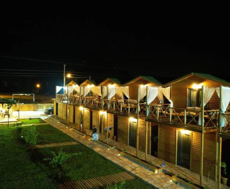 Fnm Luxury Bungalow's & Restaurant