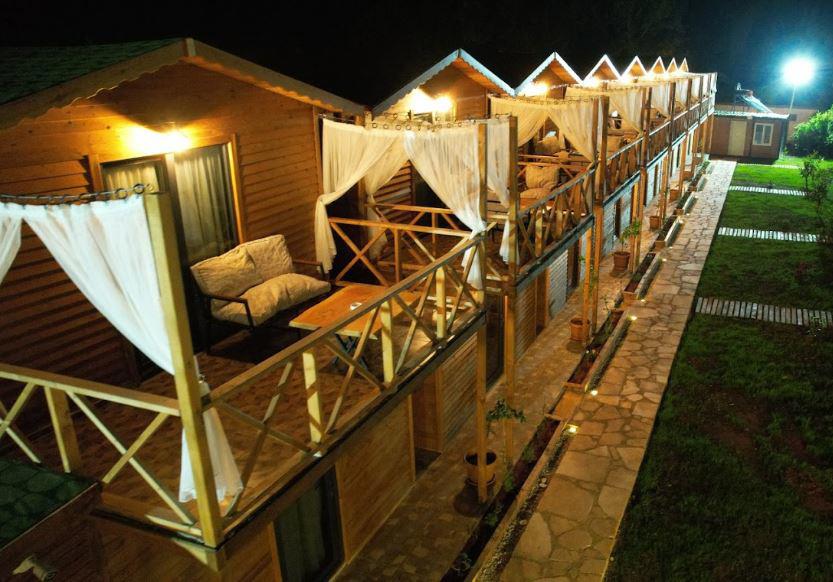 Fnm Luxury Bungalow's & Restaurant