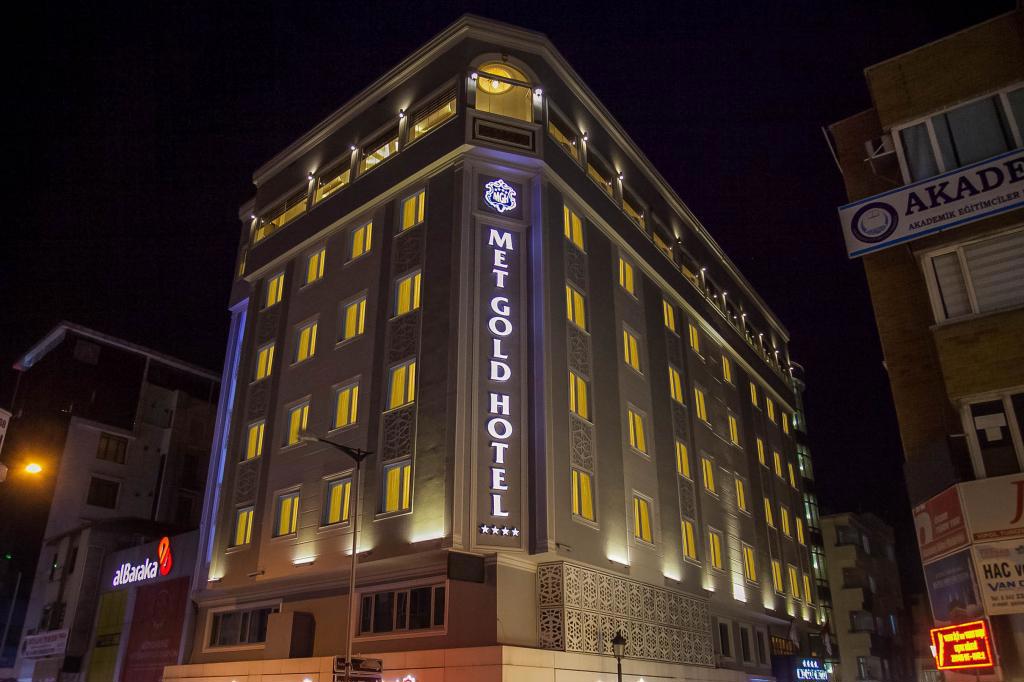 Met Gold Hotel