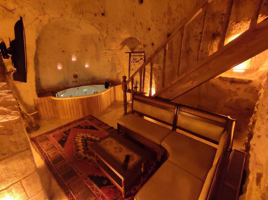 Euphoria Cave House
