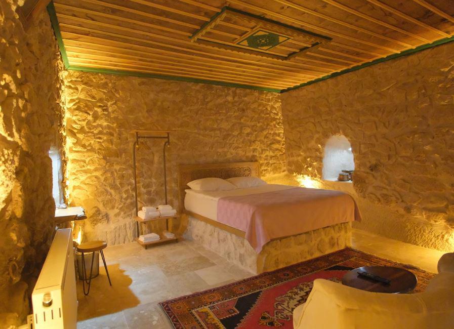 Euphoria Cave House