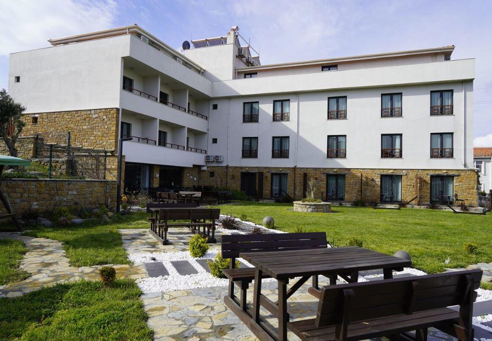 Porta Trakis Hotel