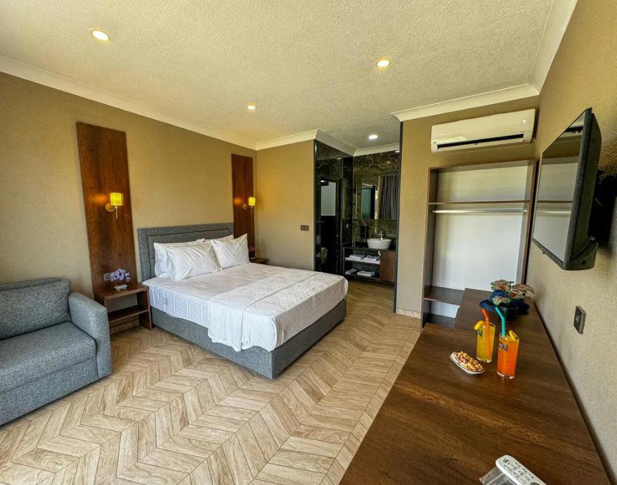 Gargaron Beach Hotel