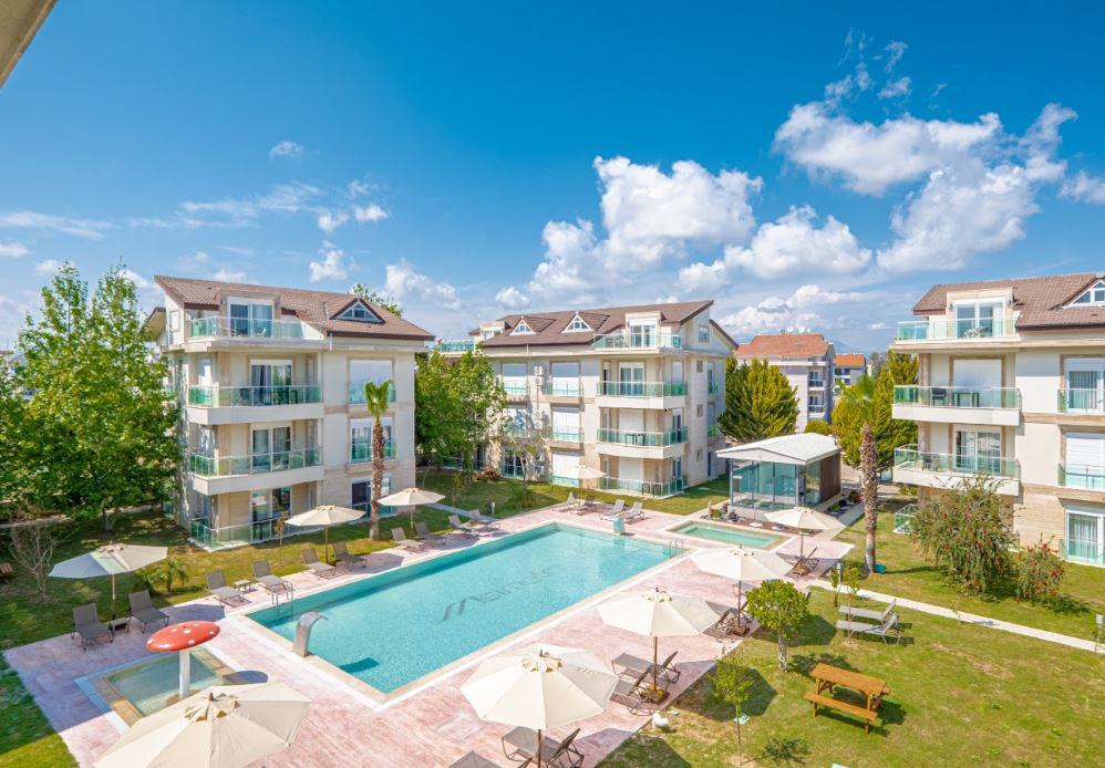 Belek Deluxe Suit