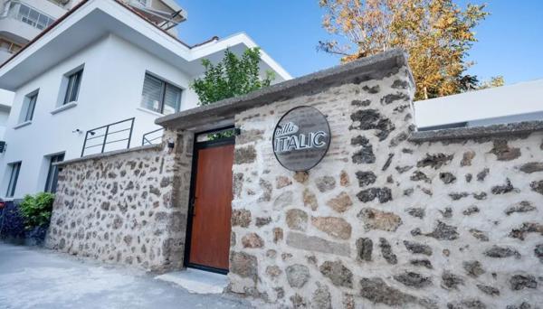 Villa Italic