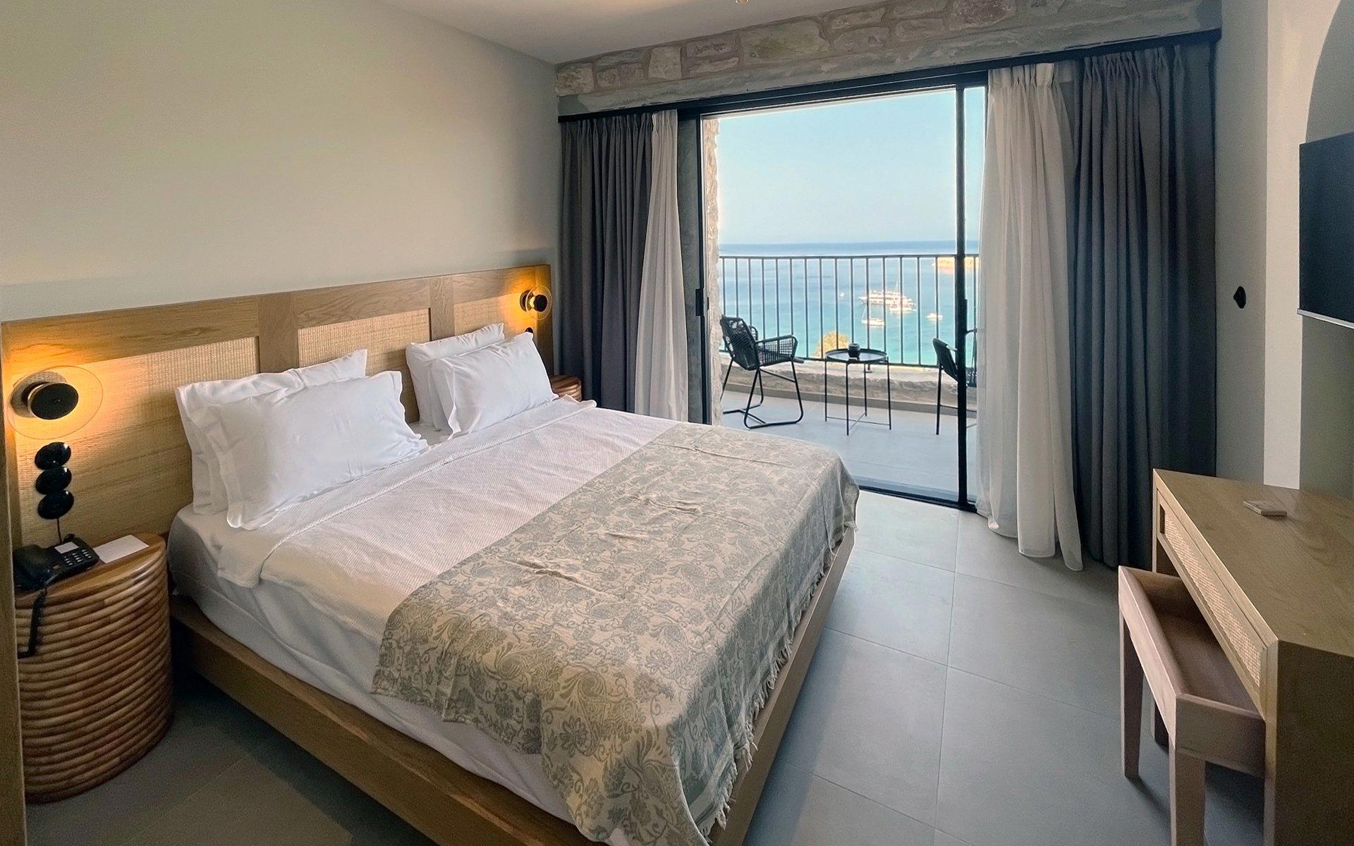 Pier Marine Hotel