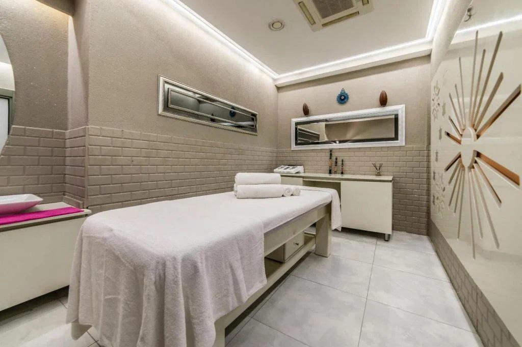 Royal Capital Thermal & Spa Hotel